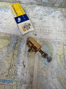 Interruptor push-pull de 3 posiciones Cole Hersee Co. #M-476 Marine. - Imagen 1 de 1