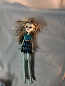 Monster High Wie boost du? : FRANKIE STEIN - Tochter von Frankenstein 11 Zoll Puppe - Bild 1 von 7
