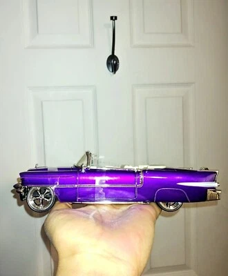 Juguete Jada escala 1:24 1956 Cadillac El Dorado púrpura fundido a presión suelto Foto 1 de 4