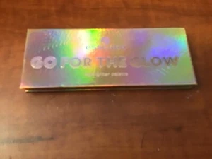 essence go for the glow highlighter palette new box 02 the warms - Picture 1 of 4