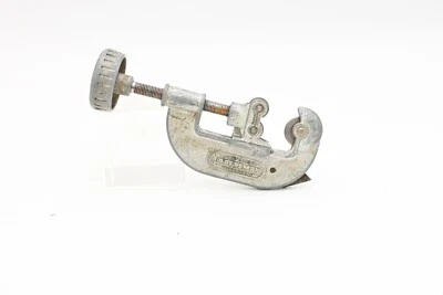 Vntg Plumbers Tool Craftsman Tools No 5533 Pipe Cutting Tool Large C Craftsman - Imagem 1 de 4