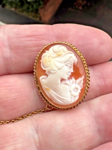 Fabuloso colgante/broche camafeo vintage con marco de oro de 9 quilates - Imagen 1 de 24