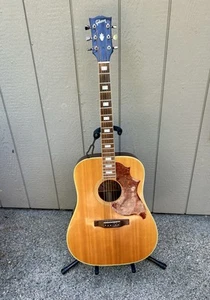 Gibson Hummingbird Acoustic Guitar - Picture 1 of 4