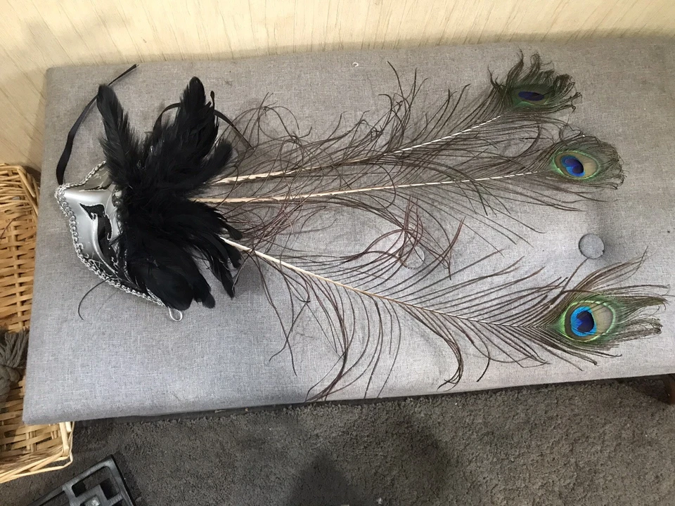Venetian Masquerade Ball Half Mask With Beautiful Peacock Feather Effect - Image 1 of 4
