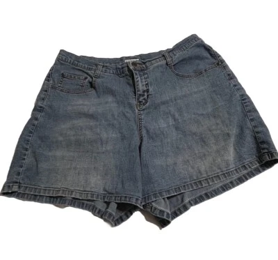女式 Carolina Blues Plus 五口袋牛仔短裤带腰带圈 16W 码 — 第 1/4 张图片