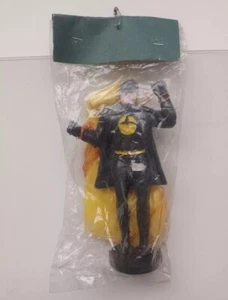Vintage BATMAN MOULDED PLASTIC BOOTLEG PARACHUTE Figure ARGENTINA 1980's - Picture 1 of 2