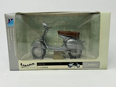 AUTOart 1/12 Silver VESPA GS150 PIAGGIO Scooter - Image 1 of 4