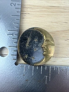 1" Tinted Brass Man in the Crescent Moon Button aka Halley's Comet - Picture 1 of 6
