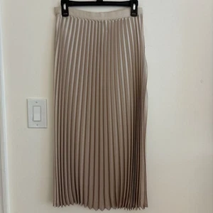 Rachel Zoe Women's Satin Pleated Midi Skirt Color Ivory Size M NWT - Picture 1 of 6