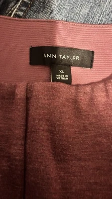 Calça Ann Taylor Feminina Borgonha Tamanho 16 Carreira Escritório Trabalho Mistura de Poliéster - Imagem 1 de 4