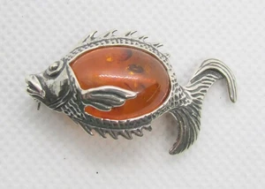 925 STERLING SILVER BALTIC HONEY AMBER FISH BROOCH 36.5x19MM ~ 4.3G - Picture 1 of 3