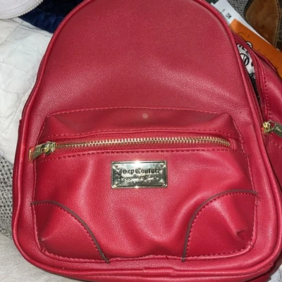 Bolso estilo mini mochila Juicy Couture rojo  Foto 1 de 4