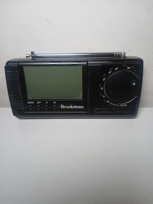 BROOKSTONE ALARM AM/FM radio bands and a digital LCD display Retro 7126/7126 EL - Image 1 of 4