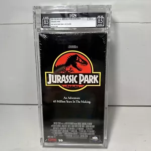 Jurassic Park 1993 VHS MCA Universal Sealed New IGS 8.5 8.5 Graded CGC Watermark - Foto 1 di 6