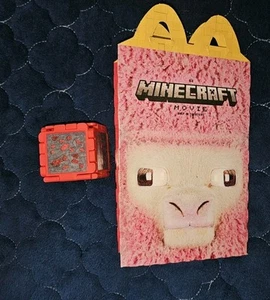 🍔 2025 McDonald's Minecraft Happy Meal Caja de ovejas rosas (plegada) y enredadera en caja - Imagen 1 de 11