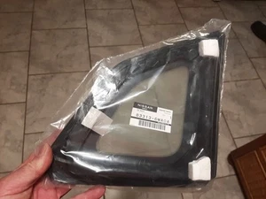 2017-2021 NISSAN ROGUE SPORT REAR LEFT DRIVER SIDE QUARTER WINDOW GLASS OEM - Picture 1 of 2
