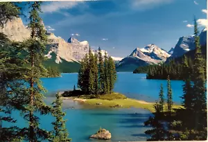 Postcard Maligne Lake & Spirit Island Jasper National Park Alberta Canada - Picture 1 of 4