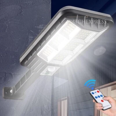 LAMPIONE STRADALE LED  PANNELLO SOLARE FOTOVOLTAICO FARO ESTERNO GIARDINO - Immagine 1 di 4