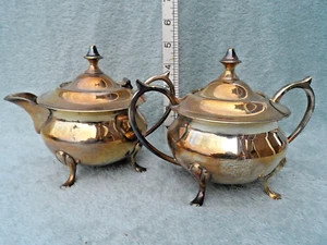 VINTAGE VICTORIAN STYLE SILVER PLATED MILK JUG & SUGAR BOWL ON 4 LITTLE LEGS VGC - Picture 1 of 5