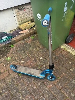 MGP VX6 TEAM STUNT SCOOTER MADGEARPRO Foto 1 de 4