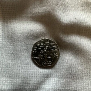 The Battle Of Britain 50p Coin - Picture 1 of 2