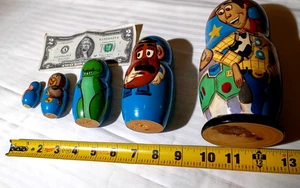 TOY STORY Holz Matroschka Puppen - Top Zustand 6,5" -5 Figuren 9 Stück - Bild 1 von 12