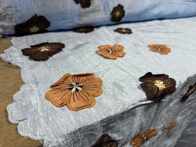 Taft Kunstseide Stoff, Meterware - bestickte Blumenbordüre Applikation - blau - Bild 1 von 4