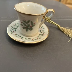 Miniature Lenox Christmas Holiday Teacup and Saucer Ornament EXCLUSIVE - Picture 1 of 4
