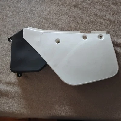 86-88 Yamaha YZ125 YZ490 86-87 YZ250 Placa de cubierta lateral izquierda OEM Envío gratuito Foto 1 de 4