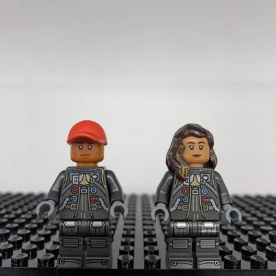 LEGO® - Pharrell Williams Helen Lasichanh Minifigure Lot Set Singer 10391 NEW - Image 1 of 2