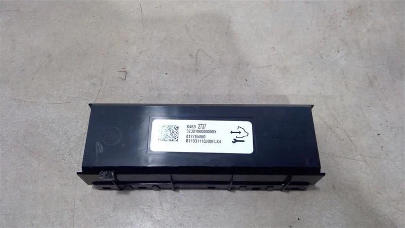 2018-2021 CHEVROLET EQUINOX HEATER & CONDITIONING REMOTE CONTROL OEM 84692737  - Image 1 of 4