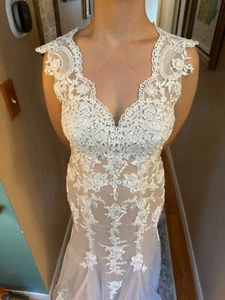 Fit and flare ivory trumpet wedding dress size 8 - fits like a 6 - Picture 1 of 11