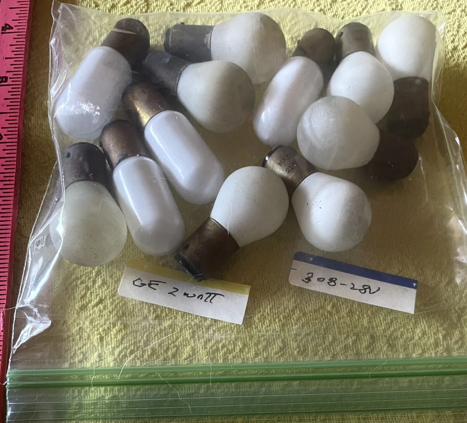 GE 308AF Mini 28V Lamp Light Bulb 19W Bayonet BA15d AND 2 WATT BATCH LOT - Image 1 of 1