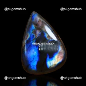 Bracciale Cabochon Pera Labradorite Fuoco Naturale 76,00 Cts Fornitura 41x28x8 mm - Foto 1 di 11