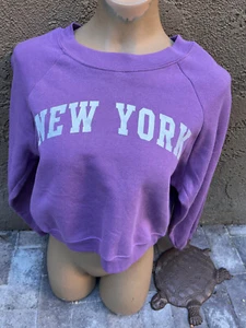 Torkia Apparel NEW YORK Graphics Purple Crop Sweatshirt - Damen Gr. S NEU - Bild 1 von 10