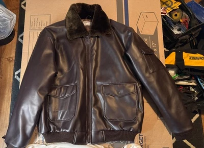 JAQUETA POLICIAL FEMININA VINTAGE TAMANHO GG, NÃO TEM REMENDOS POLICIAIS, PARECE NOVA - Imagem 1 de 4