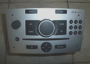 Opel Astra H Radio CDC 40 /  CDC40 OPERA 13145177 "entheiratet" - Bild 1 von 2