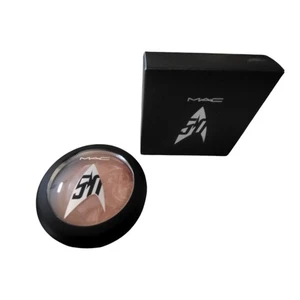 MAC Star Trek Trip The Light Fantastic Powder in Strange New Worlds 0.22 oz. NIB - Picture 1 of 1