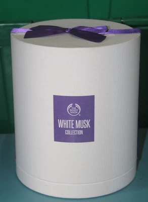 CONJUNTO DE PRESENTE BODY SHOP ALMÍSCAR BRANCO 100 ML 3,3 OZ SPRAY EDT + LOÇÃO CORPORAL + GEL DE BANHO - Imagem 1 de 4