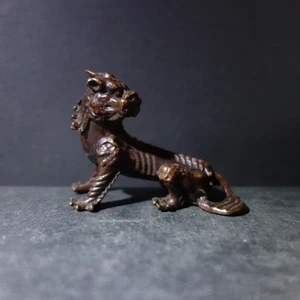 Expresiva figura de bronce de un dragón - Imagen 1 de 10