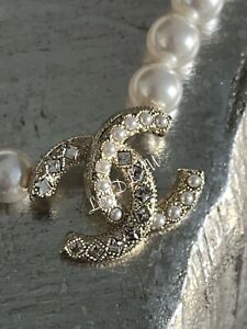 CHANEL 21A Crown's Jewels Necklace Adjustable Choker Silver Pearl Crystal NEW