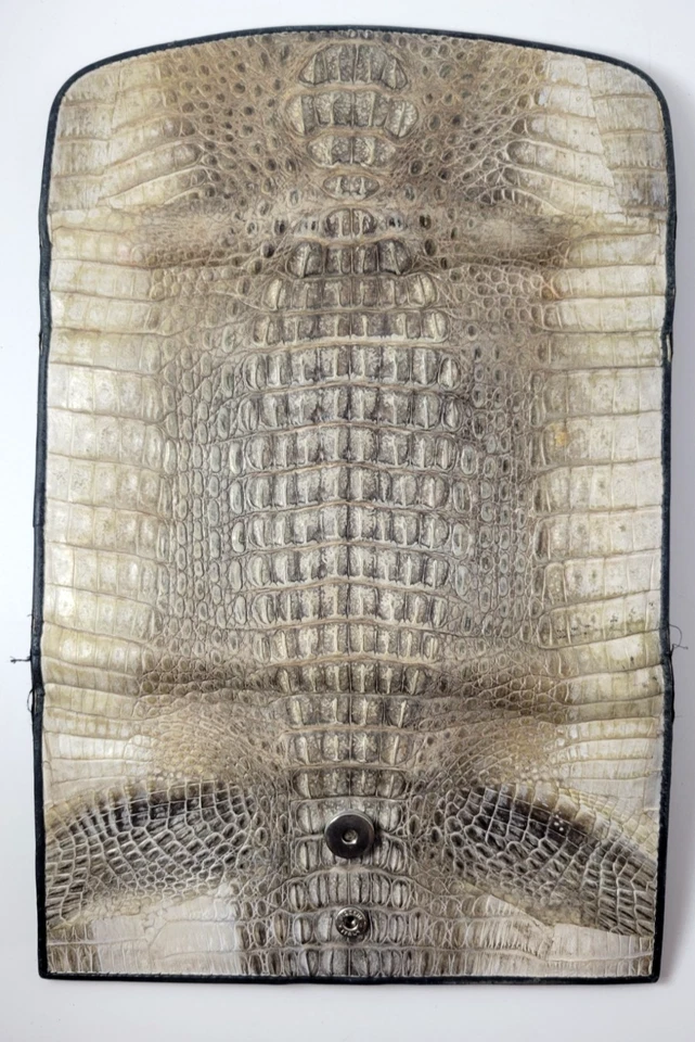 Cartera River de segunda mano de cuero genuino de piel de cocodrilo triple pliegue blanca y negra 8" Foto 1 de 4