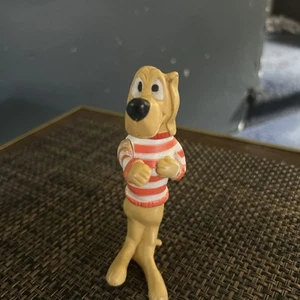 Modellino giocattolo vintage Beauregard Hound in gomma vinile morbido (Walt Kelly 1969) - Foto 1 di 4