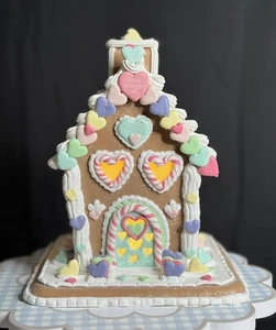 10’’LOVE & CUPCAKES Light Up Candy Hearts Gingerbread House. Valentines Decor - Picture 1 of 8