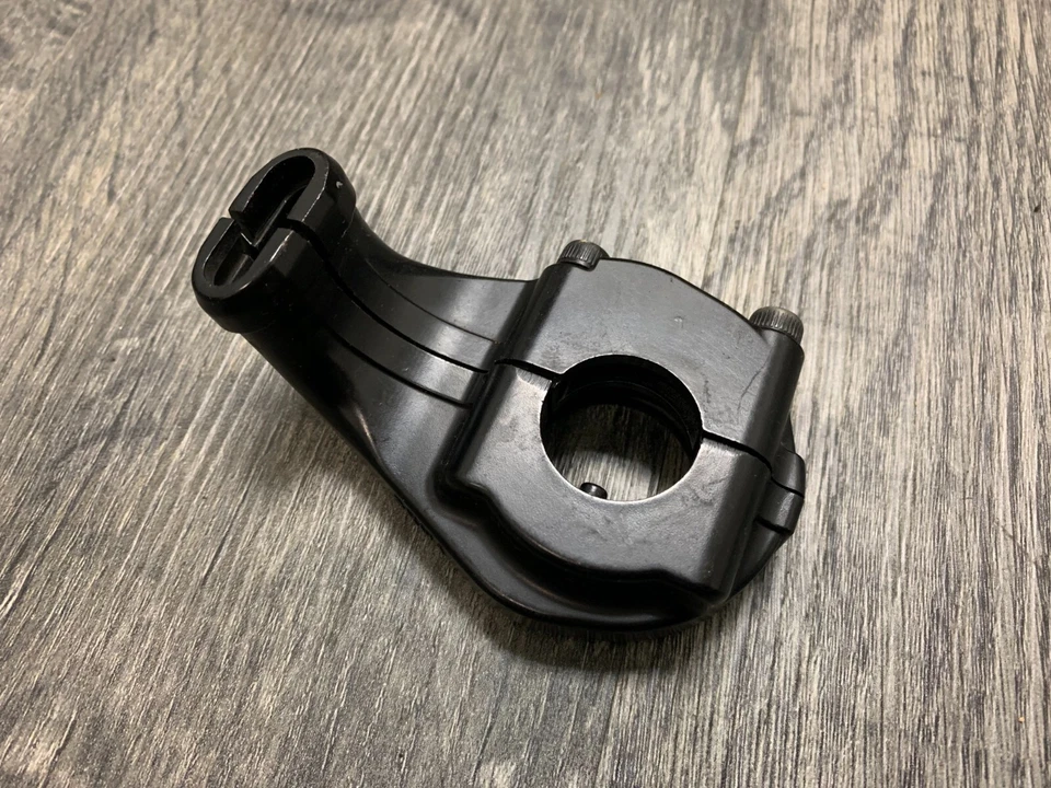 Yamaha YZFR6 R6 R1 Right Handlebar Throttle Cable Holder Bracket Grip Clamp OEM - Image 1 of 4