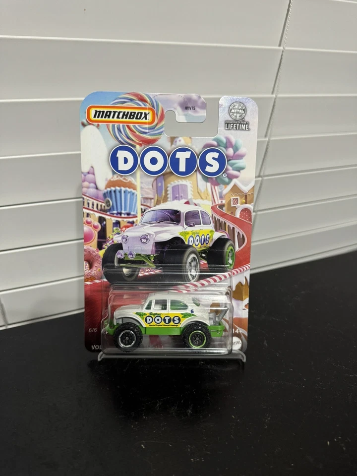 MATCHBOX 2025 DOTS 1/6 - ' 62 NISSAN JUNIOR PINK