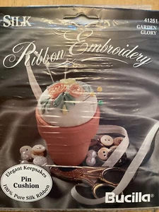 Bucilla Ribbon Embroidery Kit Pin Cushion - Imagen 1 de 2