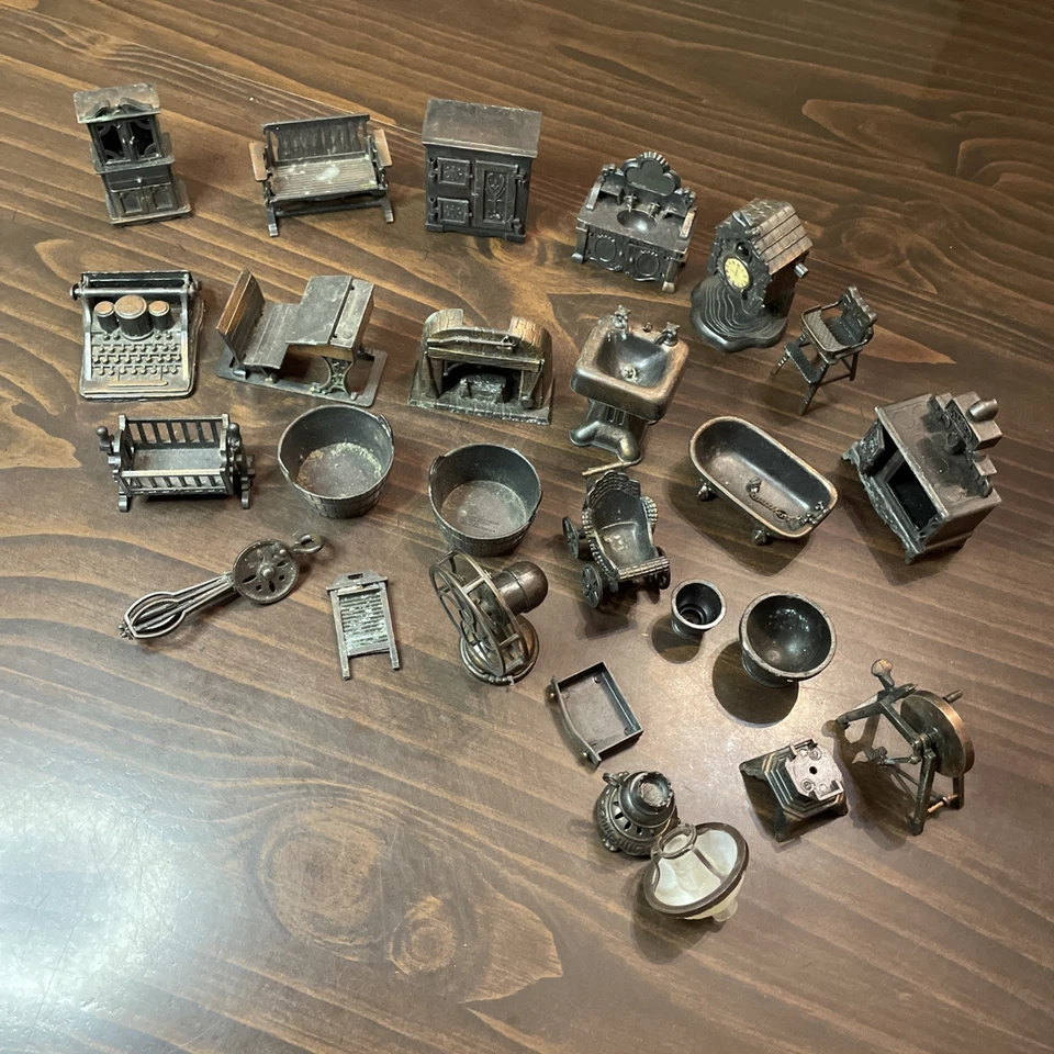 Lote De 24 Miniaturas De Metal De Colección Años 70 Durham Industries Casa De Muñecas Die Cast Foto 1 de 4