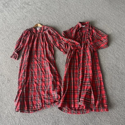 Vestido de noche a cuadros rojo de vacaciones Lanz of Salzburg y bata a juego. Mediano. Foto 1 de 4