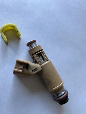 04-10 VOLVO S40 2.4L 5 CILINDROS INYECTOR DE COMBUSTIBLE OEM 8627815 Foto 1 de 4